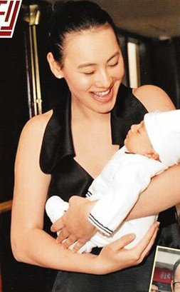 李嘉诚新添两孙:千亿资产继承分配生巨变_新闻