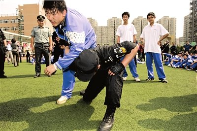 防身术_男子实用防身术