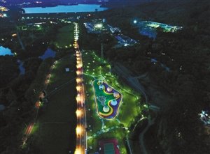 全市最大体育休闲公园掀起红盖头