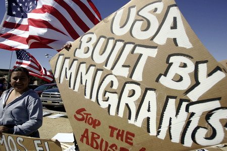抵制严苛新移民法 美国洛杉矶市制裁亚利桑那