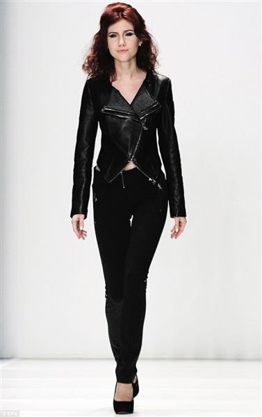 俄罗斯女间谍亮相莫斯科时装周(图)