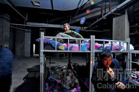 王小鲁:怎样解决收入分配失衡问题