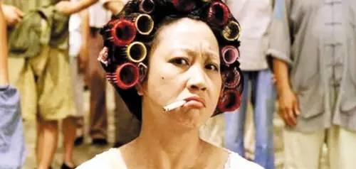 女人鞋跟越高，经济越不景气？看完就明白了