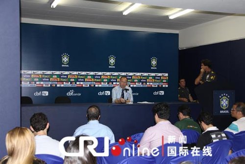 原题:中国国足0比8惨败巴西国家队