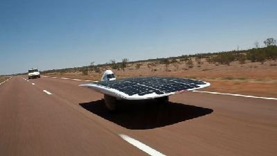 澳大学生研发世界最快太阳能汽车 时速达88公里_财经_腾讯网