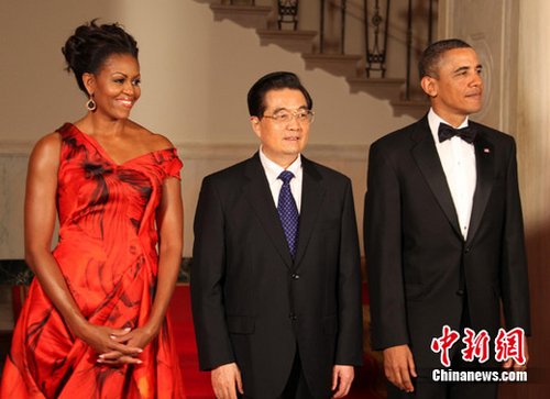 奥巴马夫人身穿“中国红”亮相国宴 惊艳全场(图)_财经_腾讯网