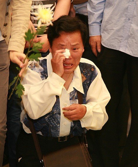 各方民众自发参加平民英雄司机吴斌追悼会(组