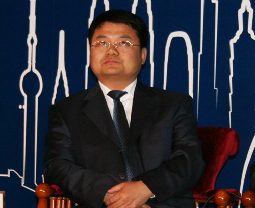 图文:青岛市银监局副局长徐强