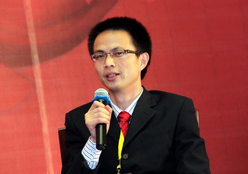 图文:泛华保险品牌部总经理黄光荣发表观点_财