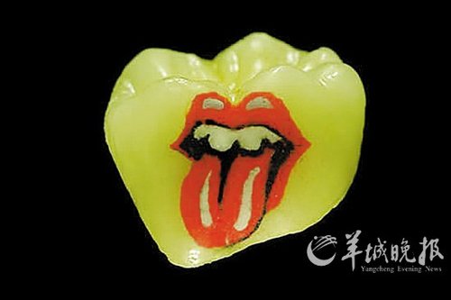 令人咋舌的牙齿<em>文身</em>_财经_腾讯网