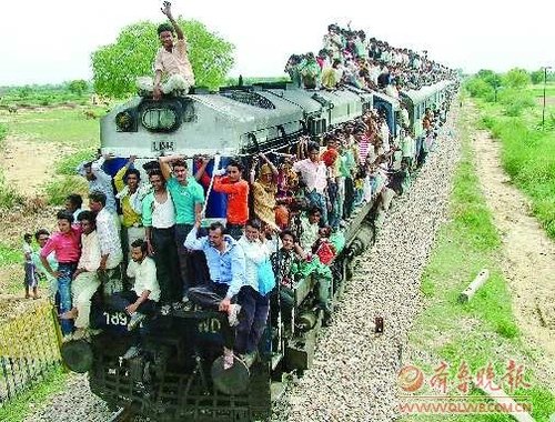 印度人口众多,交通基础设施还很薄弱