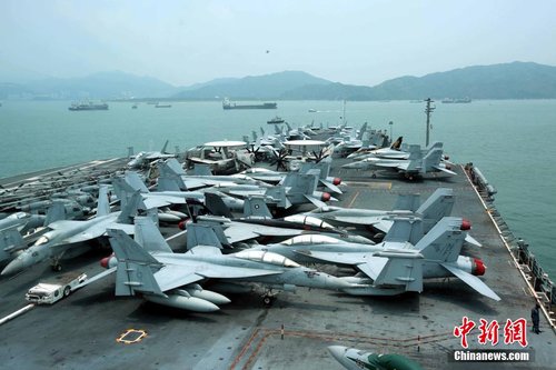 美国华盛顿号航母停靠香港 舰载70架战斗机