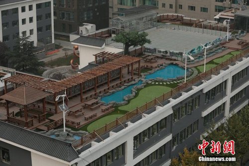 北京八一中学屋顶建环保花园