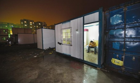 外地人在大城市生活到底有多难?“柜族”只是冰山一角
