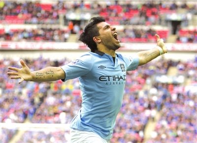 曼城赢球捧杯在望