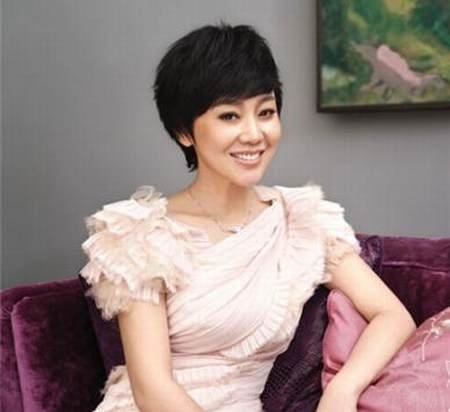 闫妮姐弟恋曝光 曝光
