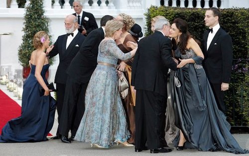 英国威廉王子大婚 全球王公贵族穿什么参加婚