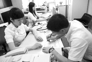 深圳的房价和GDP有无关系_深圳gdp变化图(2)