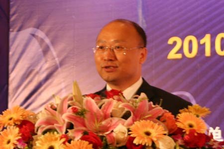 图文:商务部外资司司长刘亚军发表主题演讲