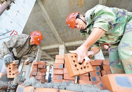 建筑工人工资图片