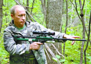 普京4年前英勇伏虎被指作秀 被伏老虎来自动物