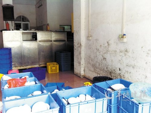 广州“康洁”餐具清洁消毒设备成摆设