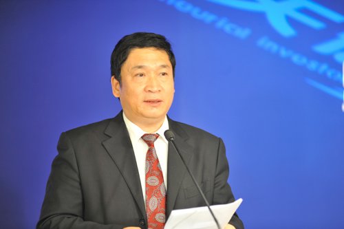 图文:温再兴在首届中国创投家大会上致辞
