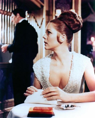 比007抢镜的<em>邦女郎</em>_财经_<em>腾讯网</em>