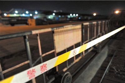 d301次车头挖出运至温州南站_财经_腾讯网