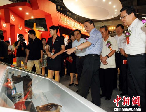 真诚相助 共谋发展中国对外援助60周年综述