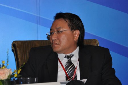 图文:程耀辉在专题会场四