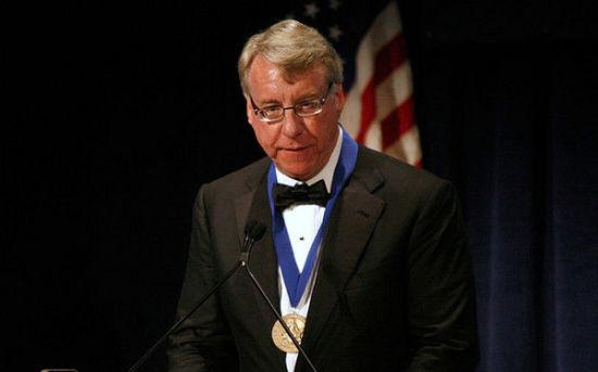 大空头查诺斯做空中资股 呼吁正经投资者远离