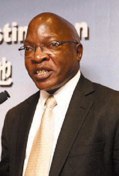南非共和国驻华大使兰加接受《国际金融报》独