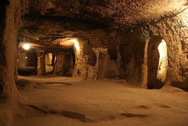 男子翻修房子发现下面藏4000平米地下城