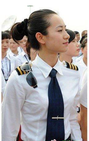 空中搭档王志千也是中国第一位空客女飞行员