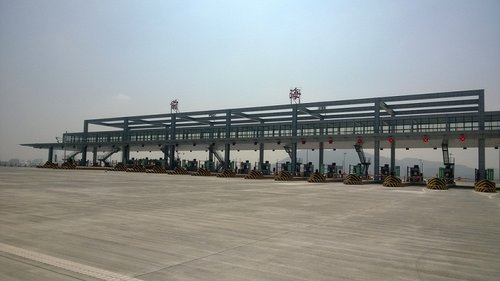 深高速:广深沿江高速公路深圳段已通过交工验