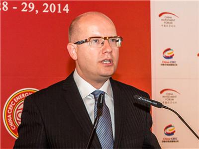 捷克总理胡斯拉夫 索博特卡在论坛开幕式上致