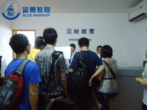 上海暑假补习班蓝舰教育高中辅导依旧报名火爆