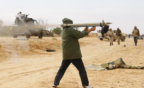 卡扎菲两堂兄弟被生擒 加拿大出巨资助利解除民间武装_财经_腾讯网