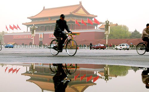 北京每3人中有1个外地人 外来人口政策由松转