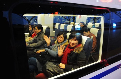 京广高铁开通 专家称两成民航客流或被争夺