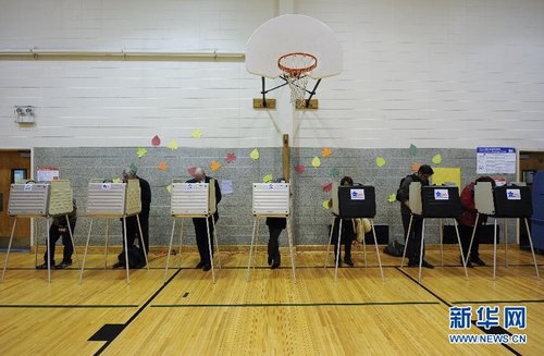 美国大选:芝加哥选民开始投票(组图)