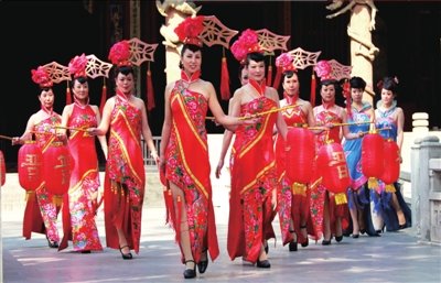 中老年人秀旗袍