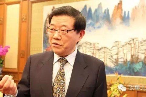 今年2月初,李伟撰文(在经济日报发表署名文章《从制造大国向制造强国转型》)提出:中国需要找到一条新的发展之路。形成中国经济增长新动力,塑造国际竞争新优势,重点在制造业,难点在制造业,出路也在制造业。