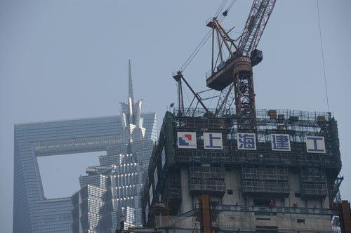 机构扎堆上海建工增发 两月浮亏4800万元
