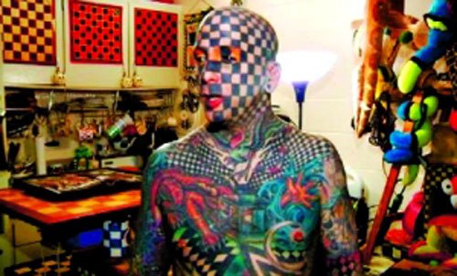 美国男子98%部位被图案覆盖 欲在眼球上文身