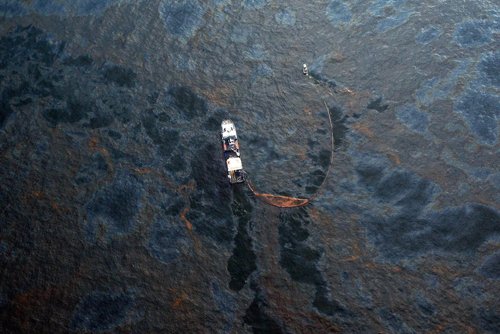 墨西哥湾原油泄漏保险赔偿可能需120亿美元