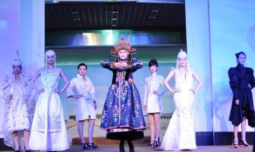 内蒙古二连浩特市7月将举办中蒙俄市长峰会