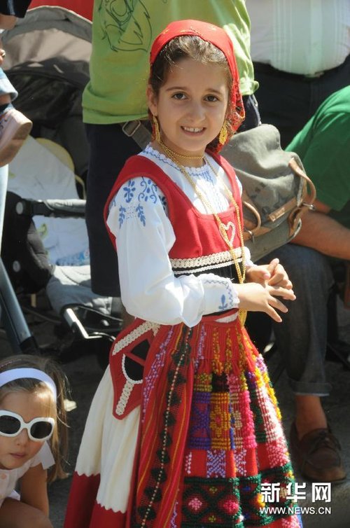 葡萄牙阿戈尼亚节的盛装游行