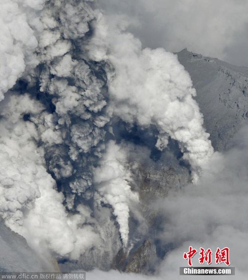 日本中部御岳火山爆发 火山灰喷射高度达3公里